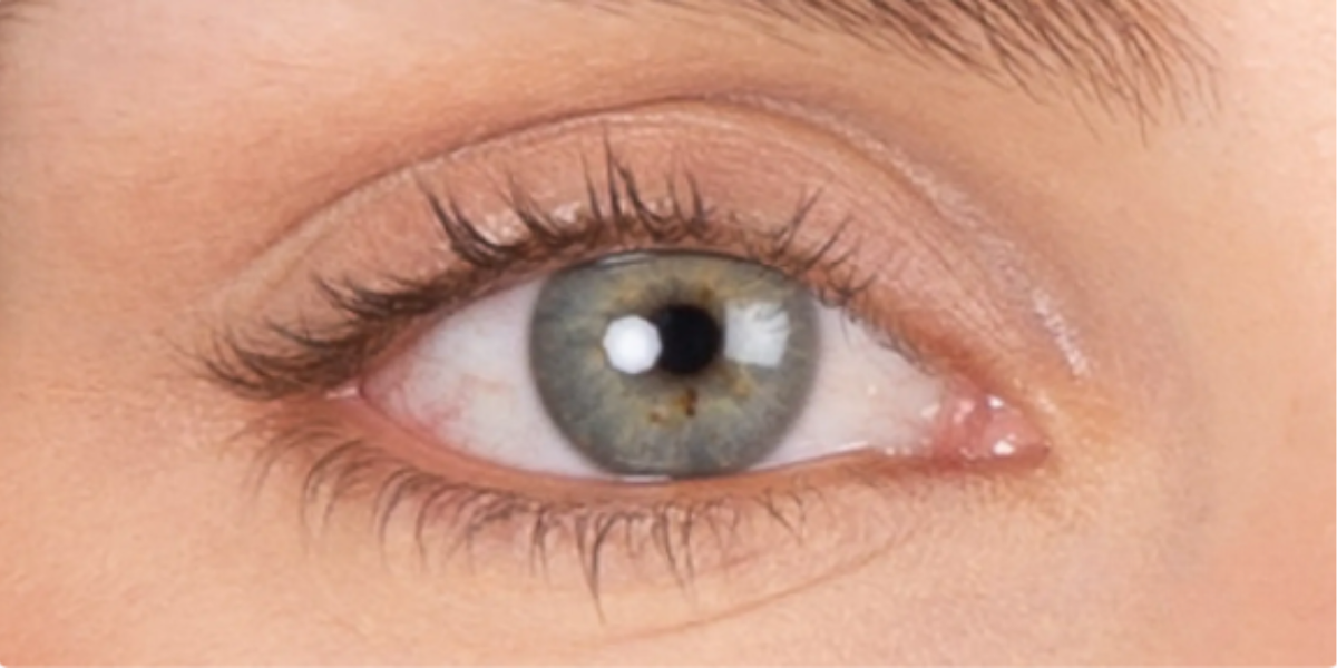 Before mascara application